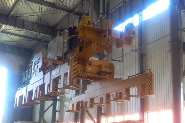 Plate Stack Lifter with Cable Pulley Suspension